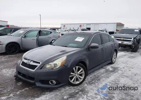2013 Subaru Legacy 2.5I Limited z USA, uszkodzony, nr VIN 4S3BMBK69D3003848